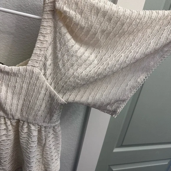 Anthropologie Elegant White and Green Crochet Blouse - Picture 5 of 6